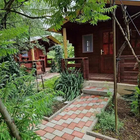 Camping Casa Jan B. *